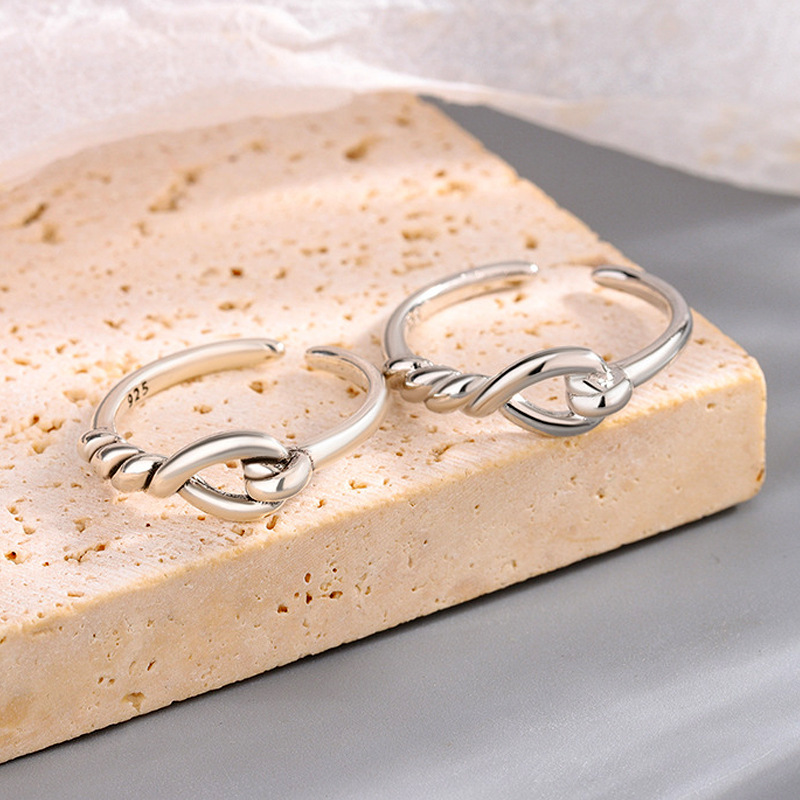 Pierścionki z srebra próby 925 – Chrome Hearts Ring recenzja i cena