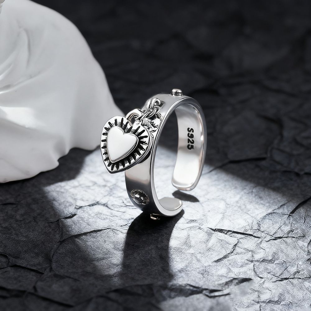 Srebro próby 925 w kształcie s – Chrome Hearts Ring recenzja i cena